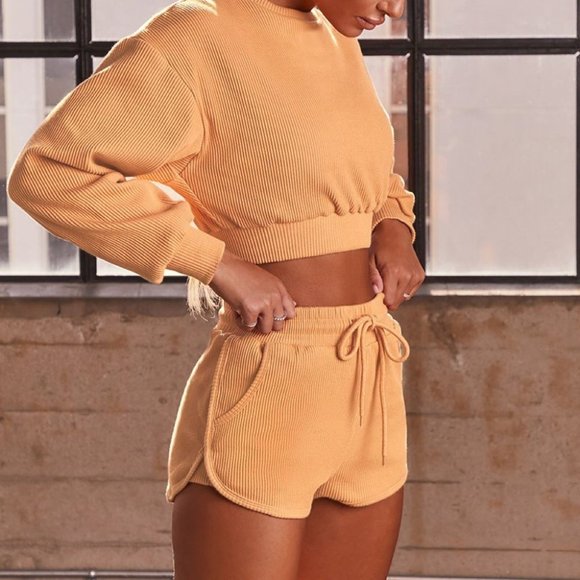 Long Sleeve Crop Top and Shorts Set - Picture 2 of 3